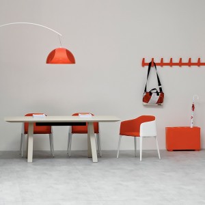 Sillón Laja 885 de Pedrali. Sillas de diseño. Sillas tapizadas modernas.
