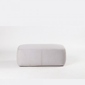 Puff Pix Cubo Outdoor Arper. Diseño tapizado ideal para exteriores.