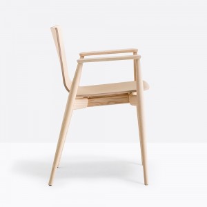 Sillón Malmo 395 de Pedrali. Sillas de diseño. Sillas de madera modernas.