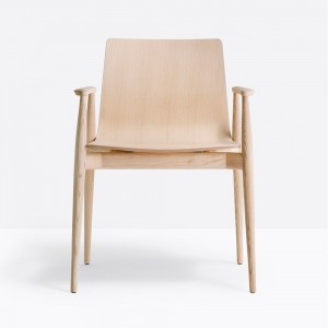 Sillón Malmo 395 de Pedrali. Sillas de diseño. Sillas de madera modernas.