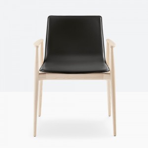Sillón Malmo 397 de Pedrali. Sillas de diseño. Sillas tapizadas en cuero.