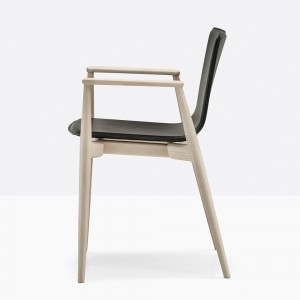 Sillón Malmo 397 de Pedrali. Sillas de diseño. Sillas tapizadas en cuero.