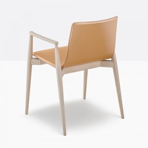 Sillón Malmo 397 de Pedrali. Sillas de diseño. Sillas tapizadas en cuero.