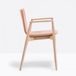 Sillón Malmo 396 de Pedrali. Sillas de diseño. Sillas tapizadas contract.