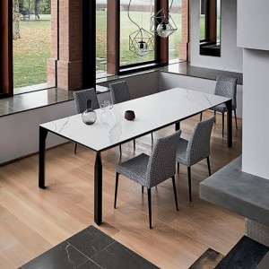 Silla Mila de Bontempi. Sillas y butacas de comedor de diseño italiano.