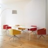 Mesa Nuur rectangular Arper. Mesas de diseño para oficinas y hogar.