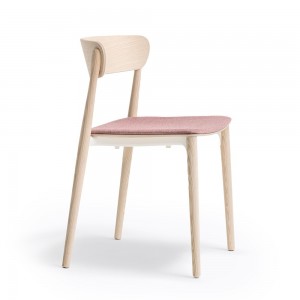 Silla Nemea 2821 de Pedrali. Sillas de diseño. Sillas de madera moderna.