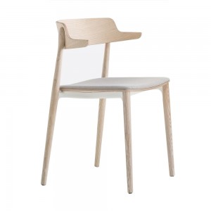 Sillon Nemea 2826 de Pedrali. Sillas de diseño. Sillas de madera moderna.