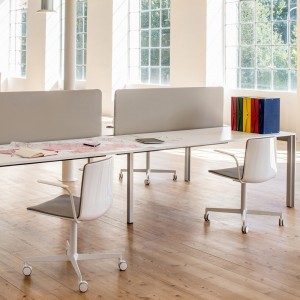 Sillón Noa 728 de Pedrali. Sillas de diseño moderno. Sillas de oficina.