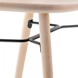 Sillón Nym 2836 de Pedrali. Sillas de diseño. Sillas de madera modernas.