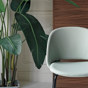 Taburete Polo Tapizado de Bontempi. Taburetes para cocina de diseño italiano.