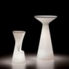 Mesa alta exteriores con luz . Colección Fade de Plust Collection.