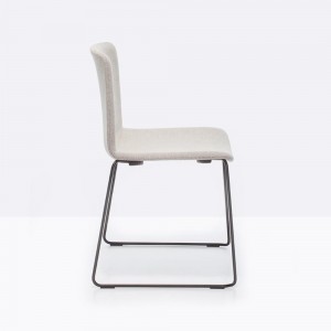 Silla Tweet 897/2 de Pedrali. Sillas tapizadas modernas. Sillas de diseño.
