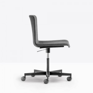 Silla giratoria Tweet 893/2 de Pedrali. Sillas de diseño. Sillas de oficina.