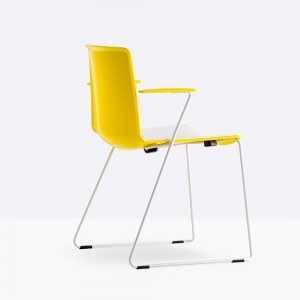 Sillón Tweet 898 de Pedrali. Sillas de diseño. Sillas de polipropileno.