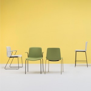 Sillón Tweet 898/2 de Pedrali. Sillas de diseño. Sillas tapizadas modernas.