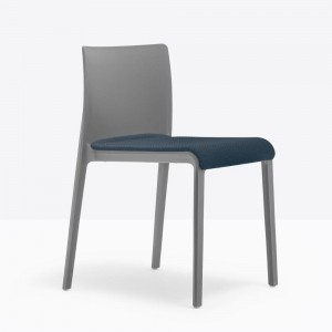 Silla Volt 671/3-2 de Pedrali. Sillas de diseño. Silla modernas para contract.