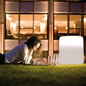 Pouf Wow 485E/475E de Pedrali.  Poufs de diseño. Poufs moderno con luz LED.