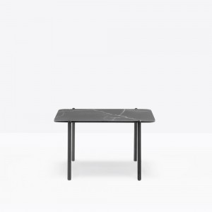 Mesa auxiliar Blume de Pedrali. Mesas de diseño. Mesas auxiliares modernas.