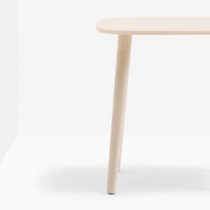 Mesa auxiliar Malmö Madera de Pedrali. Mesas auxiliares de diseño moderns.
