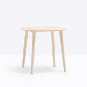 Mesa auxiliar Malmö Madera de Pedrali. Mesas auxiliares de diseño moderns.