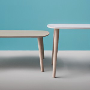 Mesa auxiliar Malmö Madera de Pedrali. Mesas auxiliares de diseño moderns.