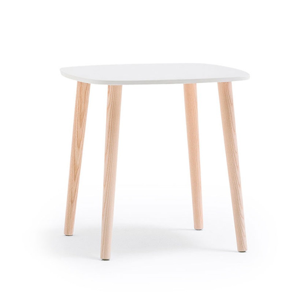 Mesa auxiliar Malmö Madera de Pedrali. Mesas auxiliares de diseño moderns.