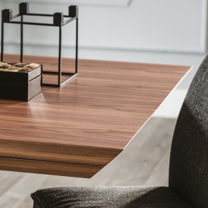Mesa Eliot Wood Drive de Cattelan Italia. Mesa de salon de diseño moderno.