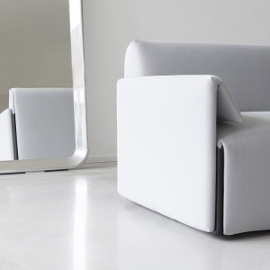 Sillón Costume de Magis. Sillón tapizado moderno para interiores.