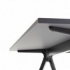 Mesa Baguette Fenix Magis. Mesa de diseño moderno para oficinas y estudios.