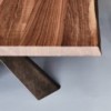 Mesa Mad Max Wood Versión A de Cattelan Italia es una mesa moderna y elegante con acabados de lujo.