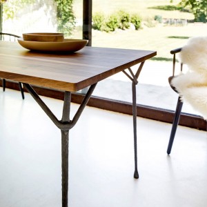 Mesa Officina cuadrada de Magis. Muebles modernos de diseño original.