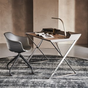 Escritorio Qwerty de Cattelan Italia. Escritorio de diseño moderno en acero.