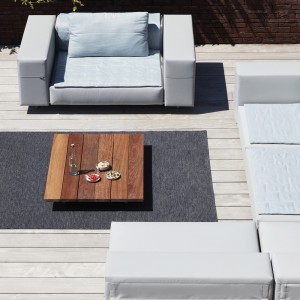 Mesa baja: Iroko