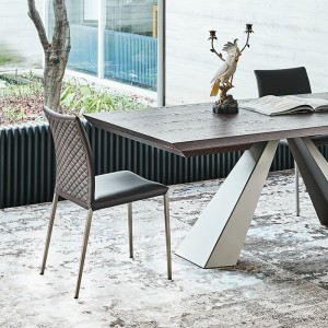Silla Norma ML Couture de Cattelan Italia. Silla de acero. Sillas de diseño.