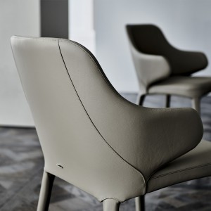 Silla Wanda de Cattelan Italia. Silla de acero tapizada. Sillas modernas.