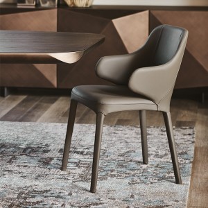 Silla Wanda de Cattelan Italia. Silla de acero tapizada. Sillas modernas.