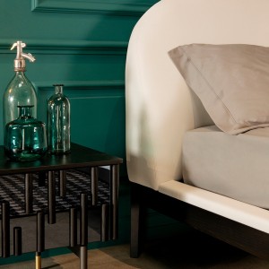 Cama Bernini de Tonin casa. Muebles modernos de hogar.