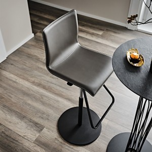 Taburete Toto de Cattelan Italia. Muebles modernos italianos. Taburetes giratorios.