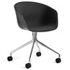 Silla original de diseño AAC 24 tapizado frontal Hay con tapizado frontal para salones.