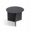 Mesa de centro Slit de Hay con diseño elegante en acero para salones.