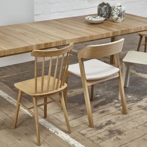 Silla Ironica 035 madera de Ton. Sillas restaurantes, de variados interiores.