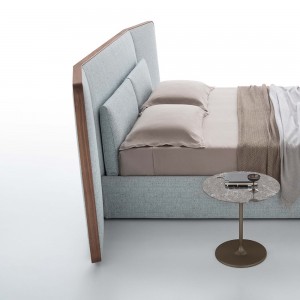 Cama Coventry de Alivar. Muebles modernos italianos. Mobiliario de diseño elegante.