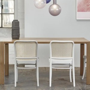 Silla 811 rejilla 2 de Ton. Sillas de restaurantes, varios interiores.