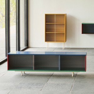 Aparador Colour Cabinet piso vidrio Hay. Diseño de muebles para Interiores.
