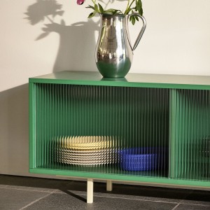 Aparador Colour Cabinet piso vidrio Hay. Diseño de muebles para Interiores.