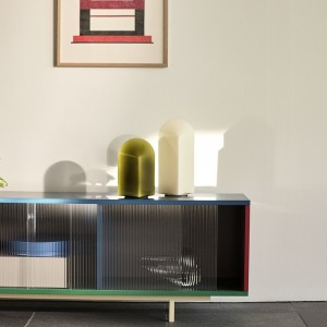 Aparador Colour Cabinet piso vidrio Hay. Diseño de muebles para Interiores.