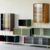Aparador Colour Cabinet Tall de Hay. Diseño moderno ideal para salones.