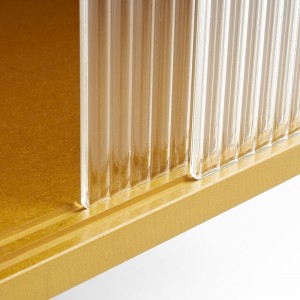 Aparador Colour Cabinet Tall de Hay. Diseño moderno ideal para salones.