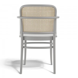 Sillón 811 rejilla 2 de Ton. Sillones de restaurante, para interiores.